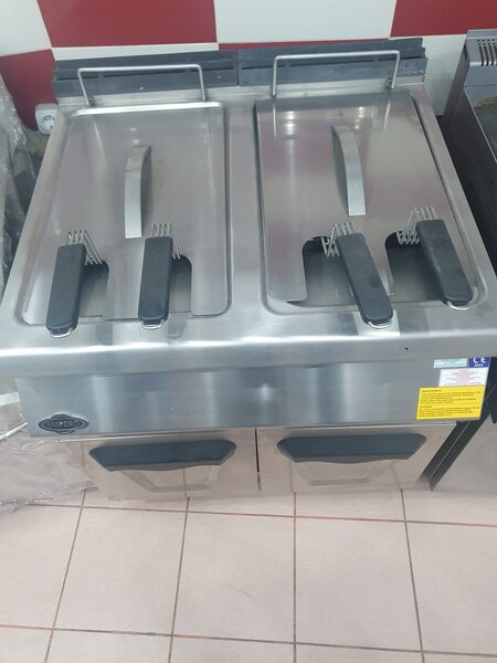 De vanzare aparatura fast food